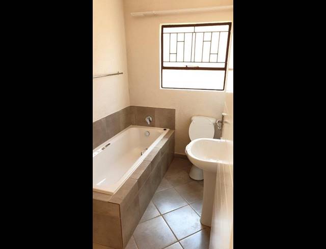 2 BEDROOM HOUSE FOR SALE IN WINDMILL PARK